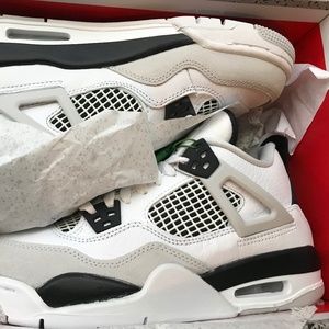 Jordan 4 Retro Military Black (GS)